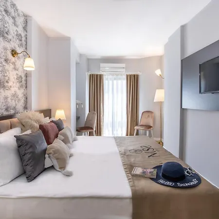 Niss Lara Hotel 3*
