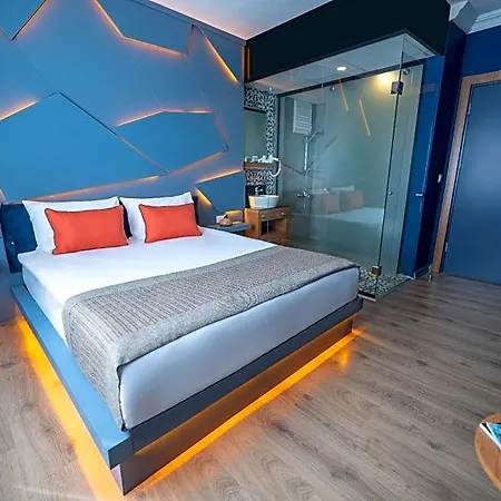 Niss Lara Hotel 3*