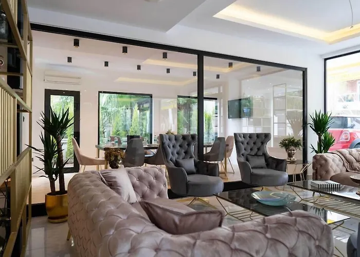 Niss Lara Hotel 3*